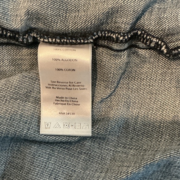 STS Women’s Blue Distressed Denim Jacket Size Small - Picture 6 of 10